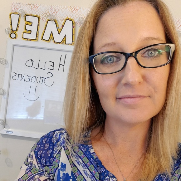 Meet your Posher, Cassandra - Picture 1 of 1